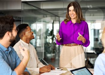 Como motivar uma equipe de vendas: 10 estratégias para aplicar ao longo do ano